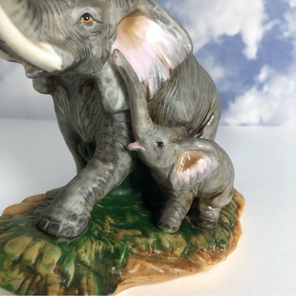 Vintage Homco Realistic Ceramic Elephant & Baby Hand-Painted Cottagecore African - Picture 5 of 12